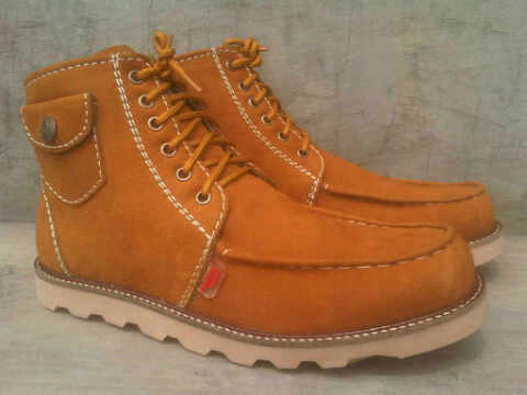 menjual sepatu country boot,blackmaster,sitwola, moofeat, adidas, nike, dan mau jadi reseler oke 085314675558/ pin 229B42B7,,Transfer via bank BCA & bri,BNI.