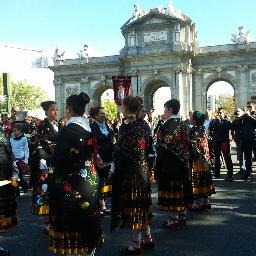 Grupo de coros y Danzas de Hoyocasero, Ávila. Empeñadas en no perder nuestras tradiciones y darlas a conocer a toda España. INSTAGRAM: @danzashoyocasero