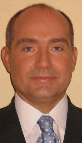 Economista, Consultor de Marketing, Comercio Exterior y Emprendimiento. Profesor Asociado de Marketing (Universidad Murcia), tutor en ENAE Business School