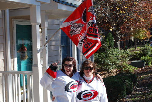 Jersey girl who is home in Raleigh. Carolina Hurricanes STM and life long Mets fan. Beena to Mary Jane, Jimmy, Sebastian, and Gordie.
