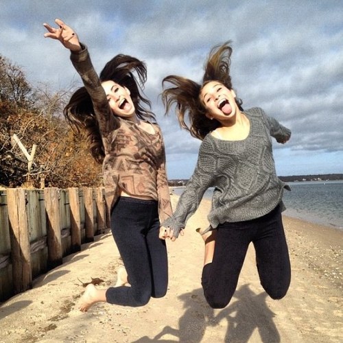 ♔ 13 ||| Dutchie ||| hockey ||| A&F Lover ||| Love my friends & familie ||| You only live once, but if you do it right, once is enough. ♥