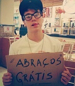 casado com a reile que me ama.
NO MEU FC DO JUSTIN E DA HAYLEY