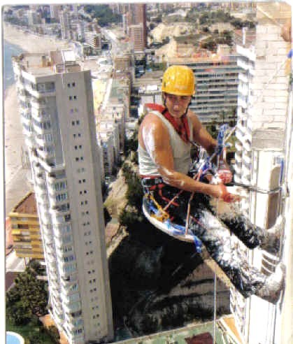 OFICIAL DE TRABAJOS VERTICALES A GRANDES ALTURAS,TODO TIPO DE RESTAURACION DE FACHADAS,PATIOS DE LUCES Y LUGARES DE DIFICIL ACCESO EN GENERAL.TFN.626272327