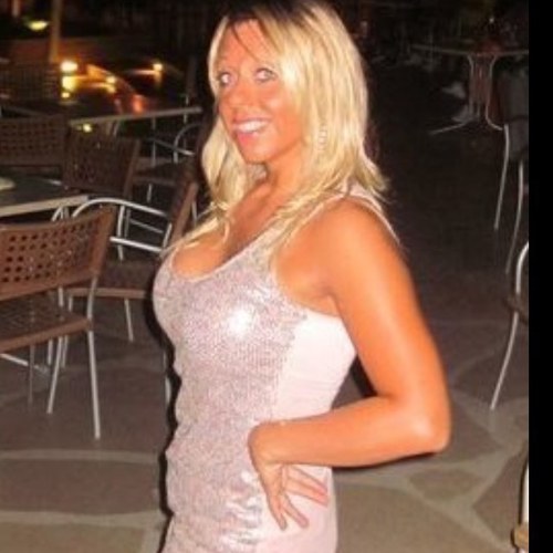 clairdoug's profile picture. National Senior Sales Consultant - UK #NationalSalesRecruiter 🤓 #Fighter 👊🏻 #Lovesboxingtraining 🥊 #Mother ❤️💞#Inbuiltrottweiler😈#Cocktails 🍭#Rainbows 🌈