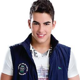 Te amo desse jeito nao sei como explicar,as palavras faltam ate o ar...(8)
..~ love of my life.. ' s2