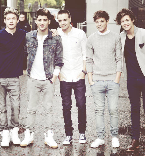 The unofficial account from @onedirection ツ keep calm and love guys ツ enjoy with us ツ Directioners harga MATI !!!! ツ