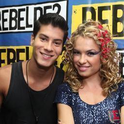 Tem Coisas Na Vida Que Nunca Vão Mudar .
Como Meu Amor Por Vocês
@Lua_Blanco   e     @Aguiarthur