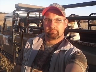 Kind van God-Professional hunter-outdoors-love nature-my jack Russell!Trots suid Afrikaans!love to braai-groot blou bul!you only live once so enjoy it fully !