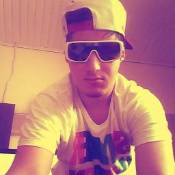 ℱoco , ℱorça , ℱé mano da @fcando_chatinh  e da @gabichata_ dizem que sou louco eu digo que sou Foda-se! http://t.co/KAN5w738