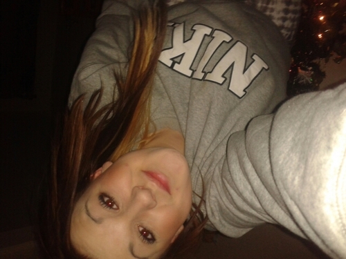 Hi im sian, I like music, and chilling with my mates, im from eastfield in scarbough,now follow me please. Thanks. Xxx
