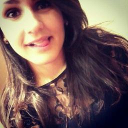 Isabella, 16 aninhos, ariana ♈, SaoPaulina, ciumenta, chatiinha, amigos, futebol & chocolate branco *-* http://t.co/BNwHbFFL