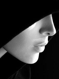 Nutralist in all regards, undercover: mother, ex-wife, daughter, author, designer, chef, advisor, and all that no one knows