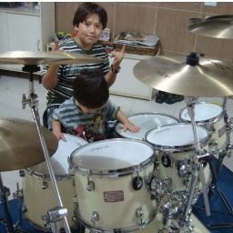 daew SOU MARCOS DE SOUZA VIEIRA TENHO 10 ANOS SOU MUITO LEGAL PRIGUIÇOSO E ENGRAÇADO TOCO MUITA BATERIA E SIGO T-O-D-O-S QUE ME SEGUIREM
=D :D