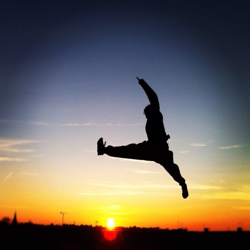 Im Black and I jump end dov. http://t.co/RDxV2XGM