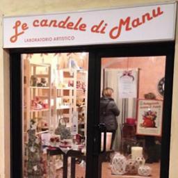 Produzione artigianale di candele, saponi, vasi, piatti, quadri e gessi profumati. Vendita profumatori d'ambiente. Complementi per l'arredamento.