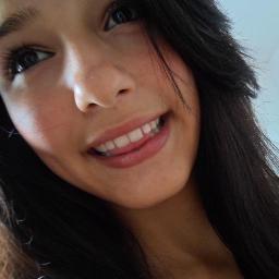 Eu? ,chatta,lloca,bestta,sincera,orgulhosa,leonina&corinthiana!
Adoro? Video Game,pc,rolês,festtas,amiggos,paqueras,etc! 
Amor? Simplismente um! 
Segue?