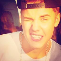 Não sou fã de coração, porque um dia ele para. Sou fã de alma pois ela é eterna !!! I LOVE YOU MY INSPIRAÇÃO @Justinbieber