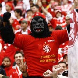 Sou o fantasma de um setor destruído pela elitização do futebol, assombrando o bunda-molismo e o conforto.