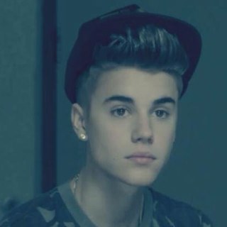 Sou apenas um Fc sobre um garoto canadense que conquistou o mundo. Uma vez Belieber sempre Belieber!!! Dona: @bibikafriends !!! Since:22/09/2011 !!!