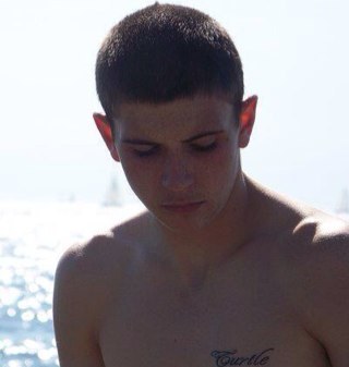 25/ 3rd Scaffolder/ 100% canadian Follow me and ill follow back :) Instagram: TSwagga604