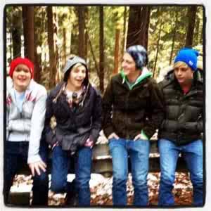 For all R5. R5 follow. Twitlongers in favourites, also do preferences and I'll ship you with a member xo