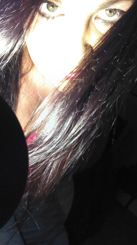 monroe6126's profile picture. Anyone can give up, it's the easiest thing in the world 2 do. But 2 hold it together when everyone else would understand if u fell apart, that's true strength.