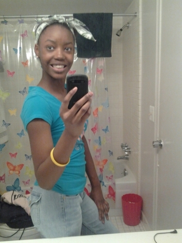 If You Follow Me I Will Follow Back And Follow My Sis @TariBoo456 I love My cuzo Cierra:)3 an my cuzo Anden