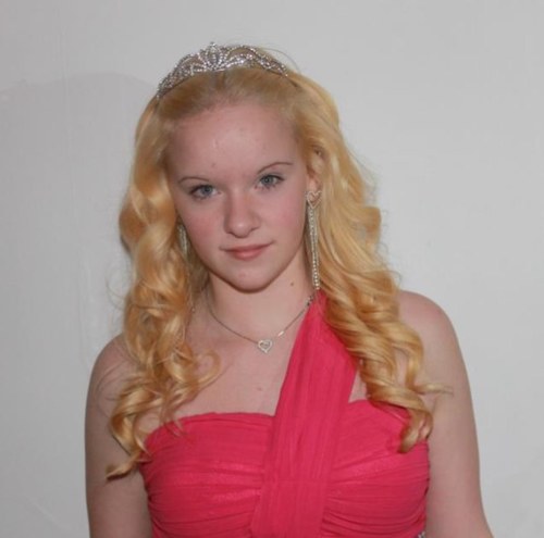 Hey, I am a 14 years :) I am a directioner :)