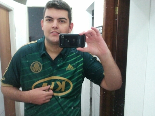 Apaixonado por motos e pelo Palmeiras. Amo minha esposa e família.
