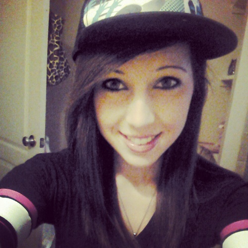 I like the beachhhhhyy (: I love my Friends&&Family (;