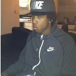 Just a young nigga hustlin livin YOUNG , WILD & FREE 
Get ta kno me . . . 
@_GreenHAZE = my NFL ! 
Follow away !!