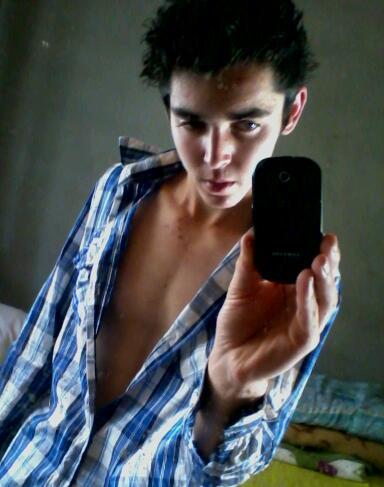Cantada romatica!!!! ha so uma coisa nete mundo mais bonita do que você? Eu e você juntos!!!!!!! Me siga que eu te sigo