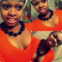 ...Brown Eyes..Biig Piink Lips...Short Veryy Short...Style...Med.Haiir...
 Cakeyy...Lil Hands...Thiick Thighs... :-) #teamcaribbean #TeamWestIndian