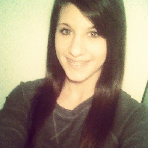 I'm 15, my name us Sammy. I love friends an family an my boyfriend
