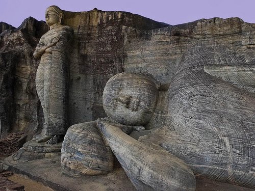 ඉතිහාසය ගොඩ නැගූ උරුමකරුවන්ගේ විශිෂ්ට උරුමය වෙනුවෙන් සවිමත් ගමනකට මුල පුරුමු අපි මෙසේ ! http://t.co/NVwB4mDo & 
https://t.co/HJNHJmcX