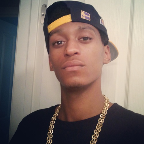 19, Class of 2012 graduate. Living (MY) life & Chasing (MY) dreams in the process. Follow me on Instagram: @JustCall_Me_D_