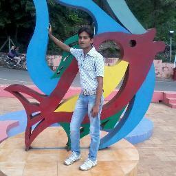 i m cool,dynamic & honest person..............nd like to follow an inteligent person on tweeter....................