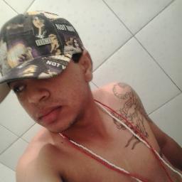 Cabeça feita de um jeito ou de outro. Mas o corpo fechado como qualquer caboclo!
