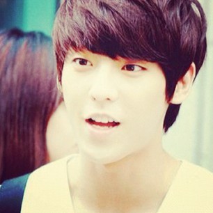 ผมก็แค่บอท.. ที่จะมาทำหน้าที่บอท.. ทำเพื่อตัวศิลปินที่ผมรัก.. ผมชอบ.. ช่วยสนับสนุนพวกเราด้วยนะฮะ ^^ #Just bot #9.12.12 #Minhyukstyle