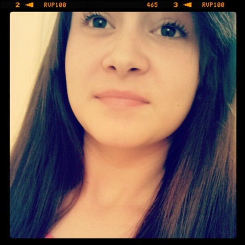 Follow i follow back :) follow me on instagram if you would like , i always follow back . coourtneey_x3