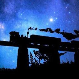 劇団虹 銀河鉄道の夜 A Twitter 銀河鉄道の装飾品を入手しに 埼玉県までやってまいりましたが 電車の席が向かい合わせの箱型です わくわくわくわく 車窓に草原が流れたり 鉄塔が影絵の三角標に見えて なんだかプチ銀河鉄道の旅