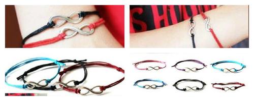 Vendo braccialetti, anelli, collane, orecchini e molte altre cose carine. Facilmente acquistabili da casa tua. Potete trovarmi anche su Ebay e facebook