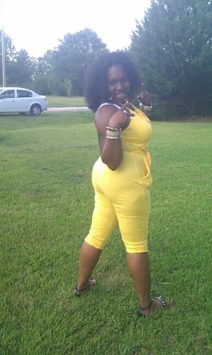 I am a almost 30 yr old woman with 2 amazing boys. Jamarhi 7, nd Elijah 2. I'm hard working mom tht never settles for Less!