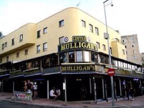Top of the strip in more ways than one! Mulligans is the no.1 stag and hen meeting place. One of the biggest & best bars on Maga's famous Punta Ballena strip!