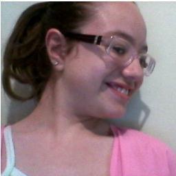 Me chamo Milena,tenho 10 anos,sou muito fã dos Rebeldes!