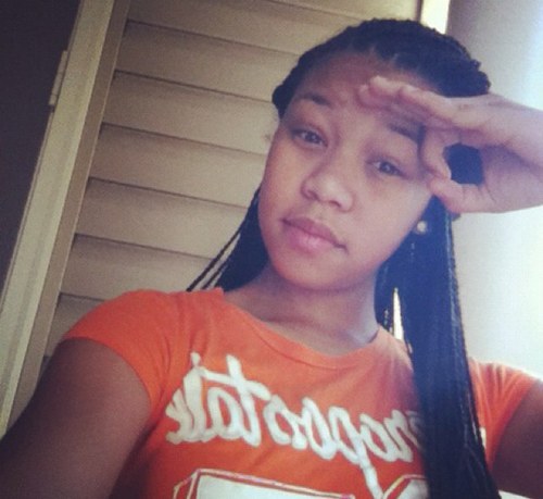 i luvv muh big brother @mike_gotti_ ndd i luvv uu @iburn_that ,, i got a lil bootie but im still a cutiee :P follow me on instagram @christinaabaee 3