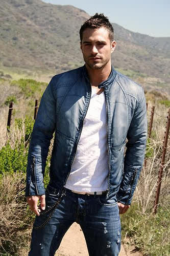 Luke Sawyer, security to the Grey family. Dating Andrea 18+ only My Family @FiftyShadesRPG