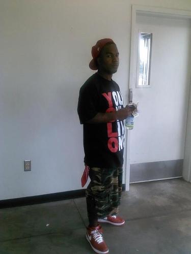 Im fun, fly, funny, and xtra kool. I love money so, I go get it. Collective and usually calm. I live today like I know Im dyin tomorrow. Real people love me!!