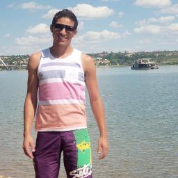 Cruzeirense, filho de DEUS,Pagodeiro , social e Boleiro Feliz .Segue ai (y)