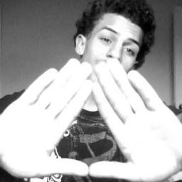 Bitch ya kno who it is nd wah it do... 
Follow me Niggas/Bitches. which eva one yu prefer